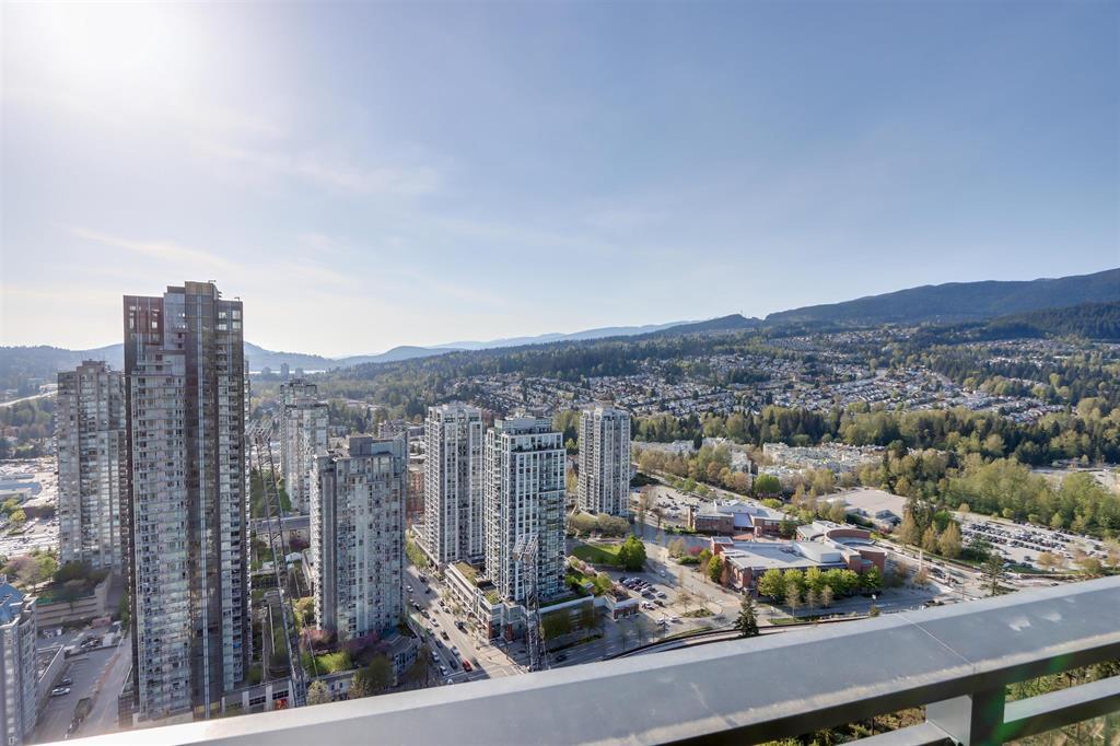 1182 Westwood St in Coquitlam, BC - Building Photo