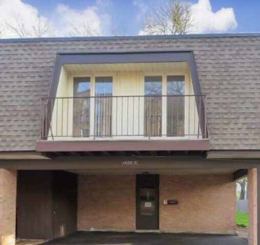 1935 Tanglewood Dr