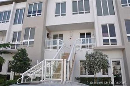 10280 NW 63rd Terrace-Unit -Unit210 in Doral, FL - Building Photo