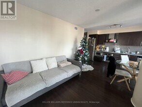 352 Front St W in Toronto, ON - Building Photo - Building Photo