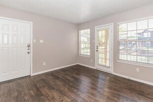 8301 Boat Club Rd in Fort Worth, TX - Building Photo