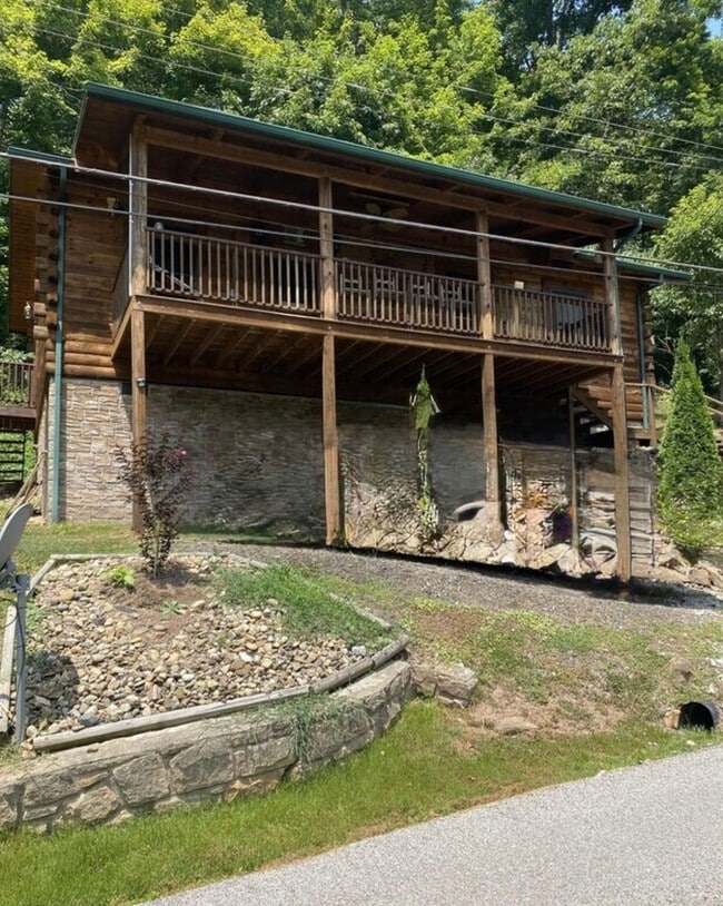 property at 128 Lake Shore Dr