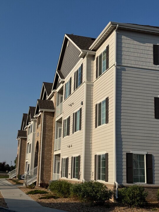 15700 E Jamison Dr, Unit 8-308 in Englewood, CO - Building Photo