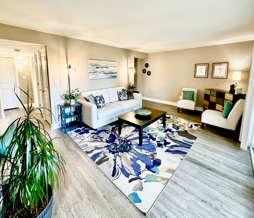 Brookside Village Apartments in Virginia Beach, VA - Foto de edificio