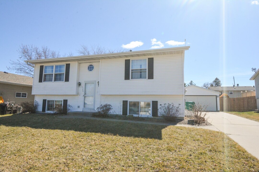 4708 8th St NW in Rochester, MN - Building Photo