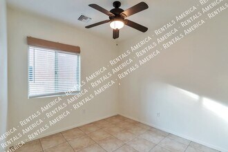 8960 N Country Home Ln in Tucson, AZ - Foto de edificio - Building Photo