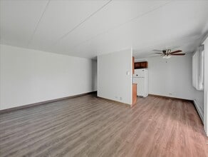 350 S Main St in Wauconda, IL - Foto de edificio - Building Photo