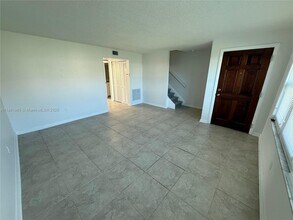 311 Gulfstream Rd in Dania Beach, FL - Building Photo - Building Photo