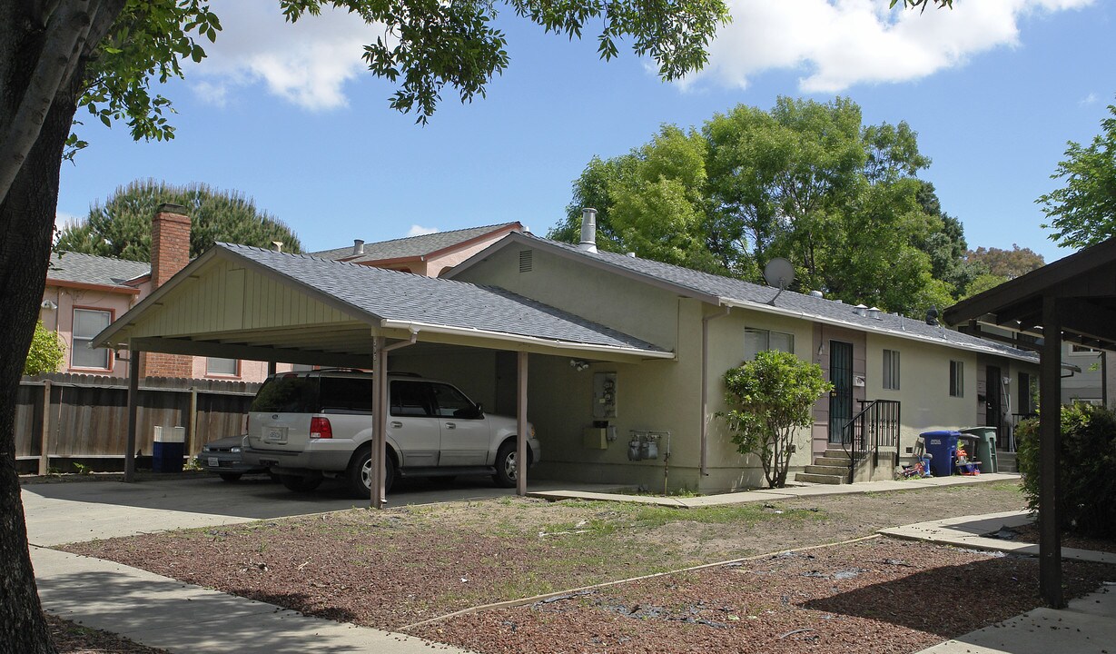 516 Central Ave in Pittsburg, CA - Foto de edificio