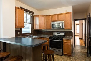 242 Quail St, Unit 1 in Albany, NY - Building Photo