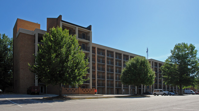 Avent Ferry Residence Hall in Raleigh, NC - Building Photo - Building Photo