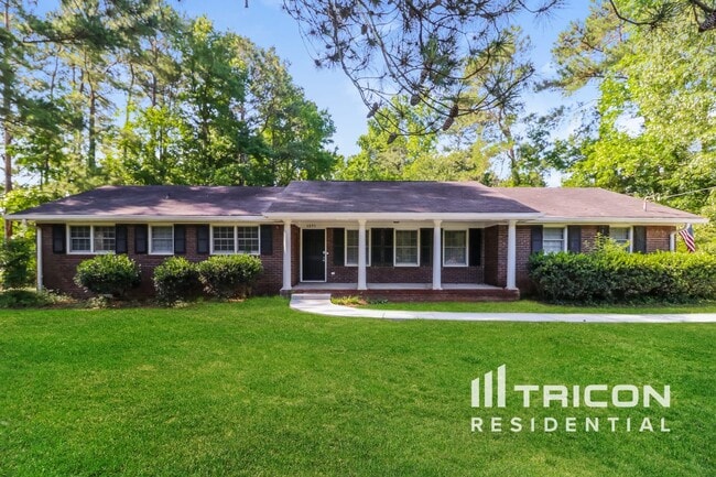 property at 2895 Elizabeth Ln
