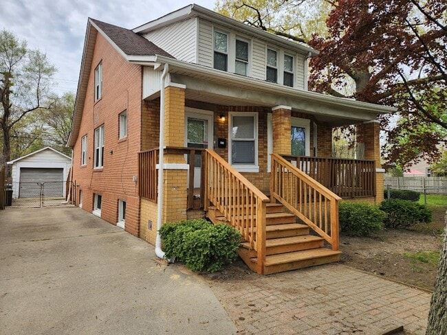 property at 211 Farmdale St