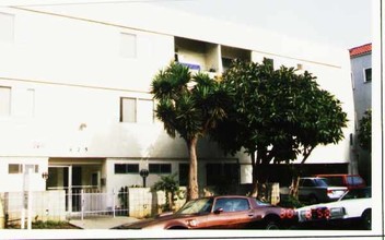 Westlake Arms Apartments in Los Angeles, CA - Building Photo - Building Photo