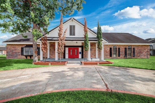 property at 10627 Sandpiper Dr