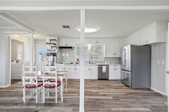 1906 Jones St in Westlake, LA - Building Photo - Building Photo
