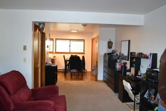 14 Taylor Ave in Norwalk, CT - Foto de edificio - Interior Photo