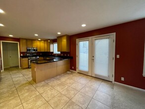 686 E Union Garden Ct S in Midvale, UT - Building Photo - Building Photo