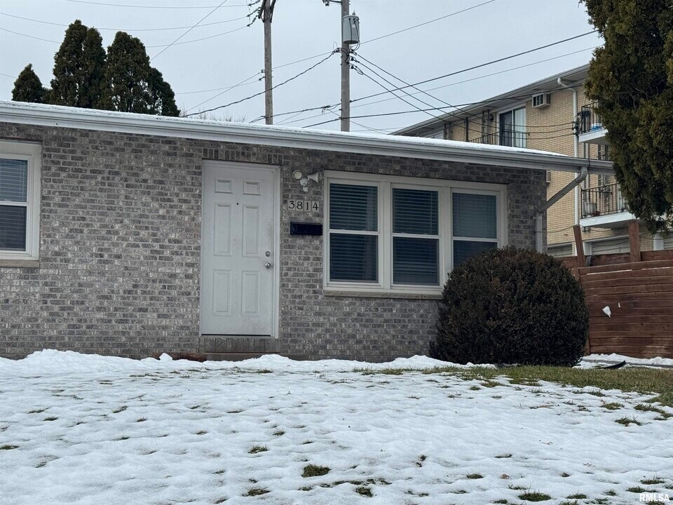 3814 Mississippi Ave in Davenport, IA - Foto de edificio