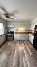 8907 W Hampton Ave in Milwaukee, WI - Building Photo - Building Photo