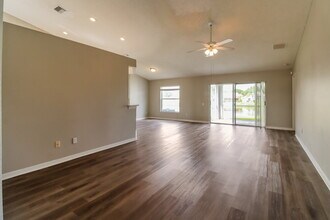 12525 Midpointe Dr in Riverview, FL - Building Photo - Building Photo