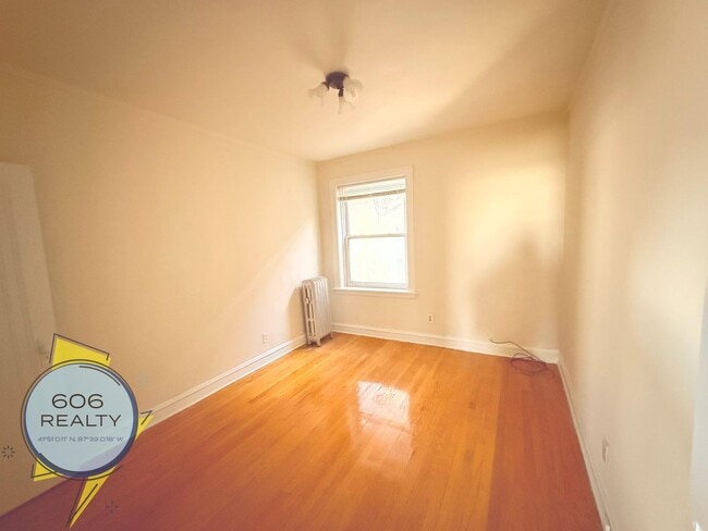 4919 W Berteau Ave in Chicago, IL - Foto de edificio - Building Photo