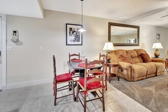 102 Bob White Ct, Unit 5 in Daytona Beach, FL - Building Photo - Building Photo