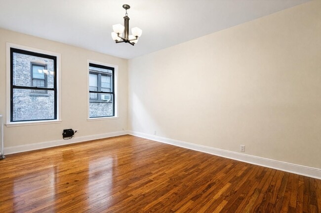 300 Fort Washington Ave in New York, NY - Foto de edificio - Building Photo