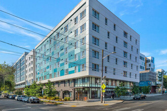 Station House in Seattle, WA - Foto de edificio - Building Photo