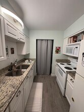 209 Miracle Strip Pkwy in Mary Esther, FL - Building Photo - Building Photo