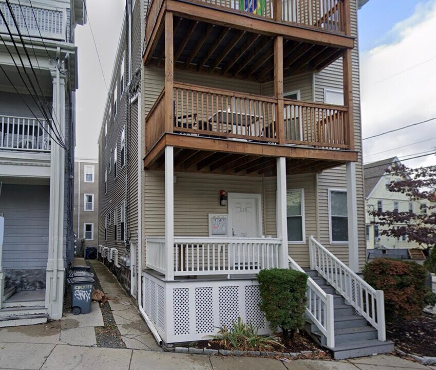 110 Chester St, Unit 1 in Boston, MA - Foto de edificio