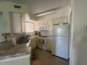 1800 Charlesmont Dr in Melbourne, FL - Building Photo - Building Photo