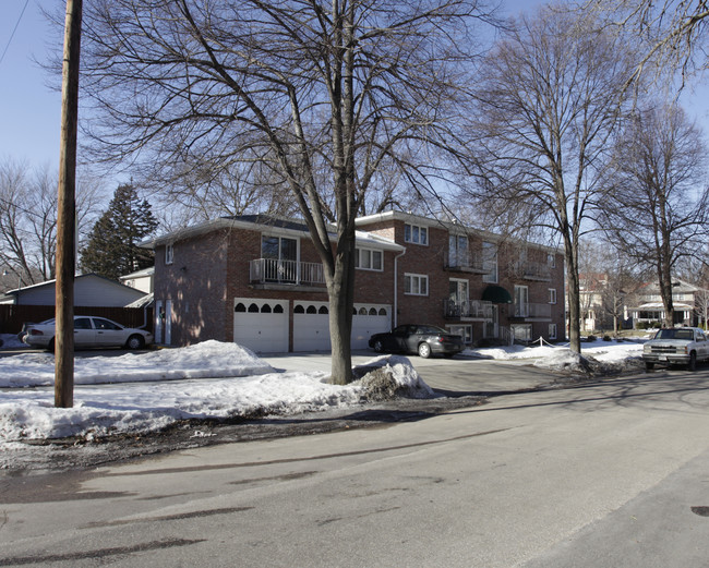 1401 S 20th St in Lincoln, NE - Foto de edificio - Building Photo