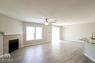 6928 Glade Oaks Dr in Fort Worth, TX - Foto de edificio - Building Photo