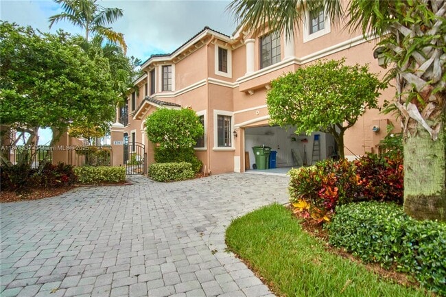 property at 2707 Center Ct Dr