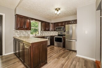 371 Shenandoah Blvd, Unit 0475 in Barberton, OH - Foto de edificio - Building Photo