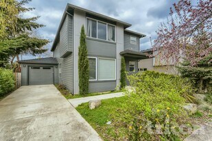 5035 SE Knapp St in Portland, OR - Building Photo