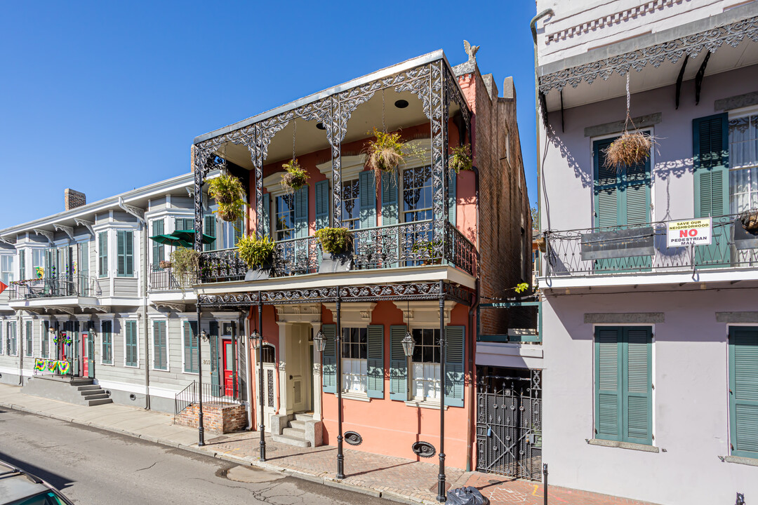 811 Burgundy St in New Orleans, LA - Building Photo