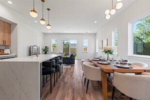 4218 Nichols St in Houston, TX - Building Photo