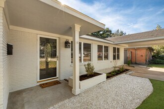 2007 Wakefield Dr in Houston, TX - Building Photo - Building Photo