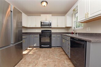 54 Poplar Rd in Commerce, GA - Building Photo - Building Photo