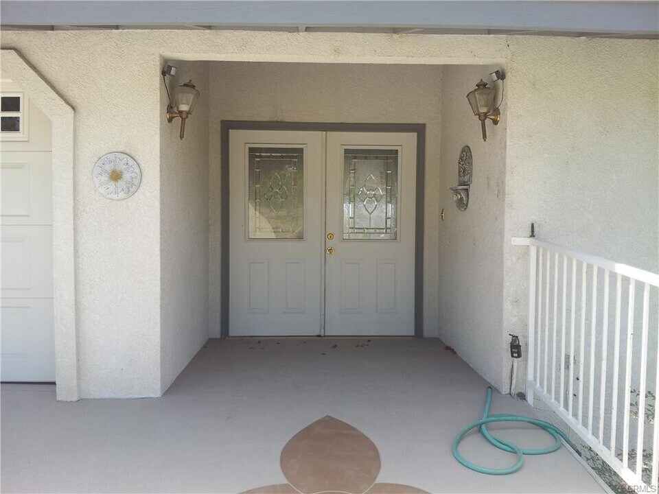 22600 Inspiration in Canyon Lake, CA - Building Photo