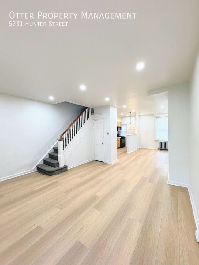 5731 Hunter St in Philadelphia, PA - Building Photo - Building Photo