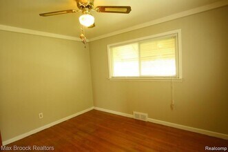 18451 Delaware Ave, Unit 09310 in Redford Township, MI - Building Photo - Building Photo