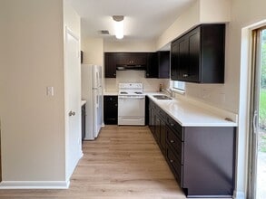 3215 NW 51st Pl in Gainesville, FL - Building Photo - Building Photo