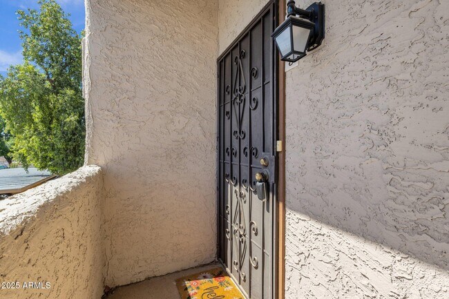 4554 E Paradise Village Pkwy N in Phoenix, AZ - Building Photo - Building Photo
