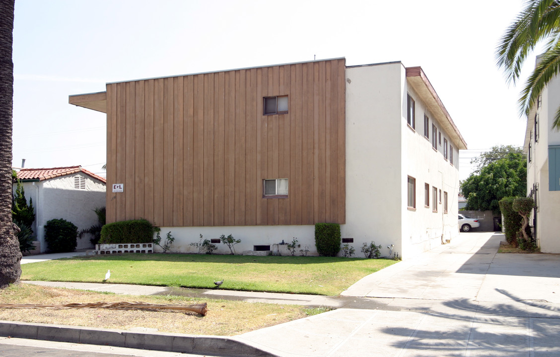 1536 S Orange Grove Ave in Los Angeles, CA - Building Photo