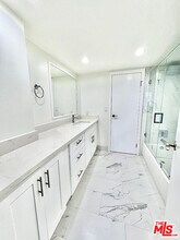 468 S Roxbury Dr in Beverly Hills, CA - Building Photo - Building Photo
