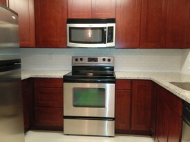 5000 NW Village Park Dr in Issaquah, WA - Building Photo