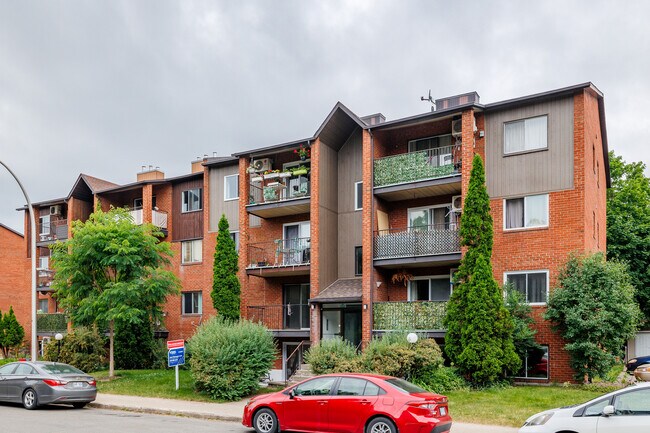 3551 Charles-Daoust Rue in Laval, QC - Building Photo - Building Photo
